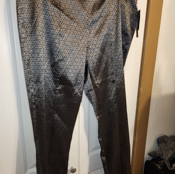 ALFANI LADIES SKINNY LEG TUMMYCONTROL PANTS, SILVER BLACK CAMELOT JACQUARD NWT - Picture 9 of 10
